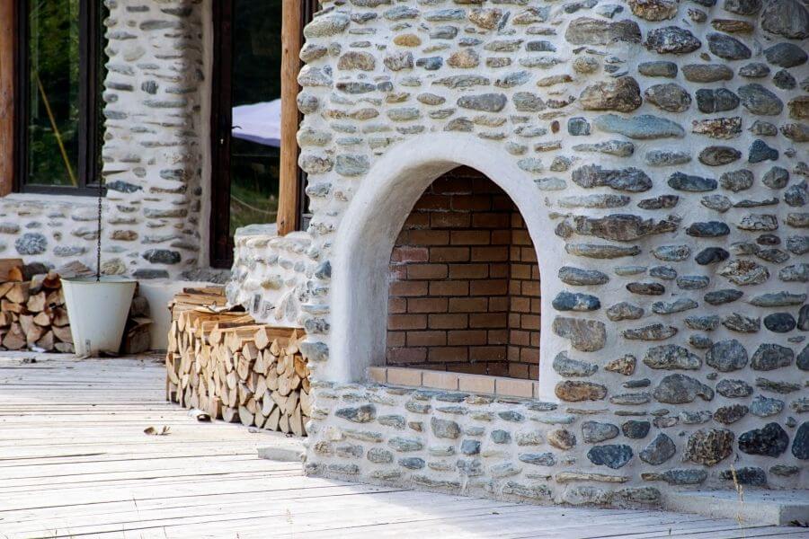 Outdoor fireplace ideas: traditional stone